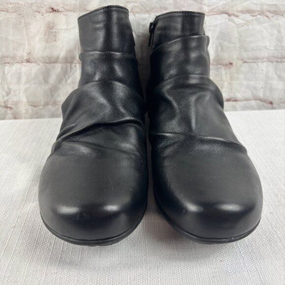 Walking Cradles Women's 10.5 WW Esme Black Leather Ruched Ankle Booties - Picture 4 of 9